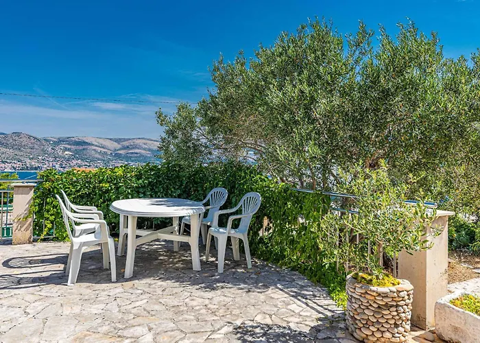 2 Bedroom In Okrug Donji Donji Okrug (Ciovo)
